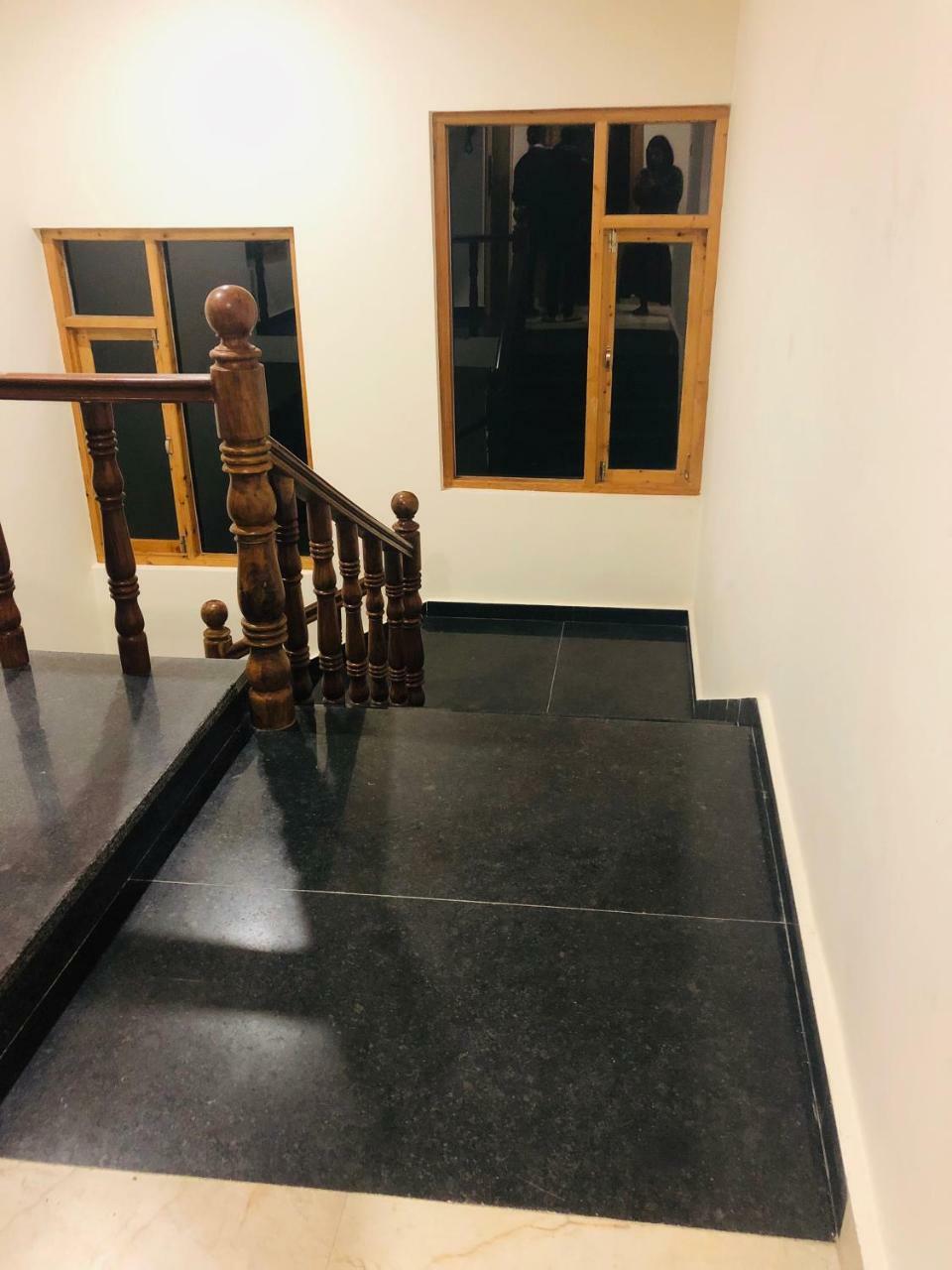 Hotel Pashmina Manāli Exteriér fotografie
